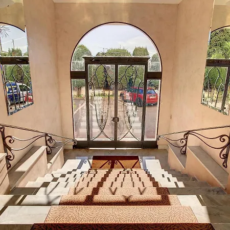 Un Palais Au Prix D'un 3 Etoiles *