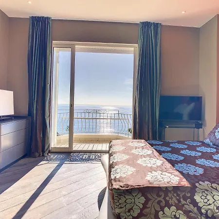 Un Palais Au Prix D'un 3 Etoiles * Cannes