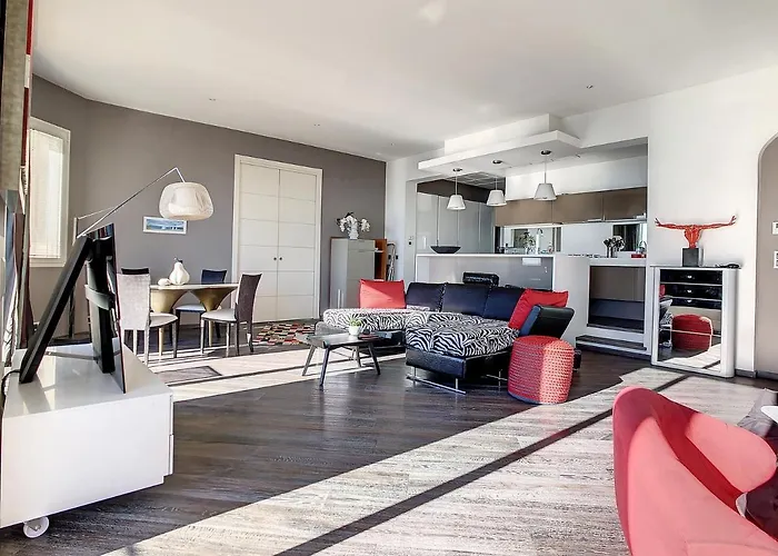 Un Palais Au Prix D'un 3 Etoiles Daire Cannes