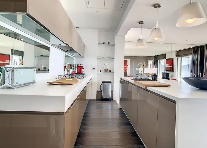 Un Palais Au Prix D'un 3 Etoiles Daire Cannes