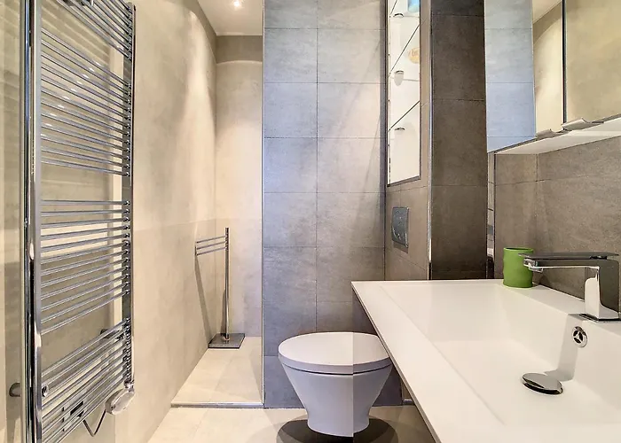 Un Palais Au Prix D'un 3 Etoiles * Cannes