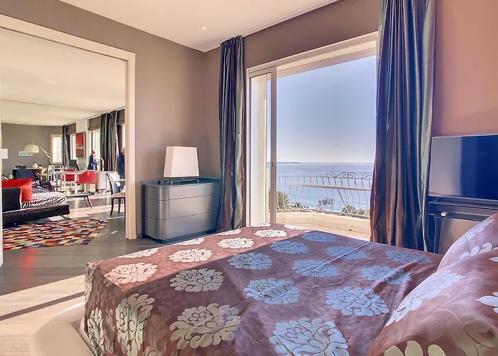 Daire Un Palais Au Prix D'un 3 Etoiles Cannes