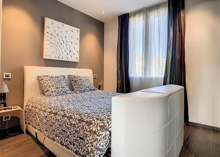 Un Palais Au Prix D'un 3 Etoiles Cannes